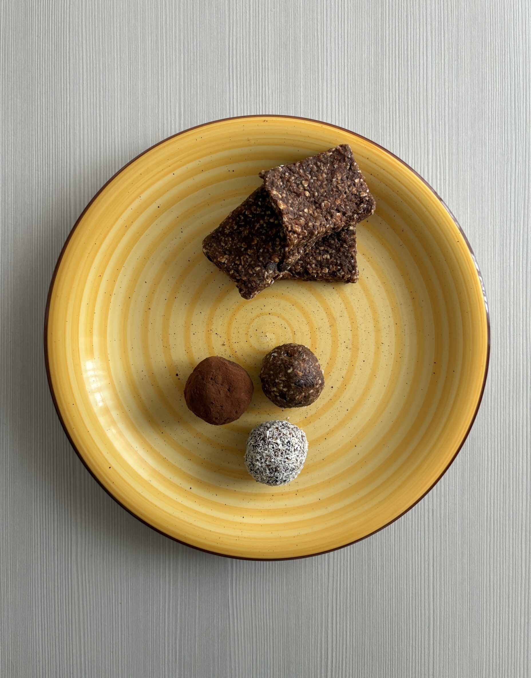 Energy Bites: Avena & Datteri